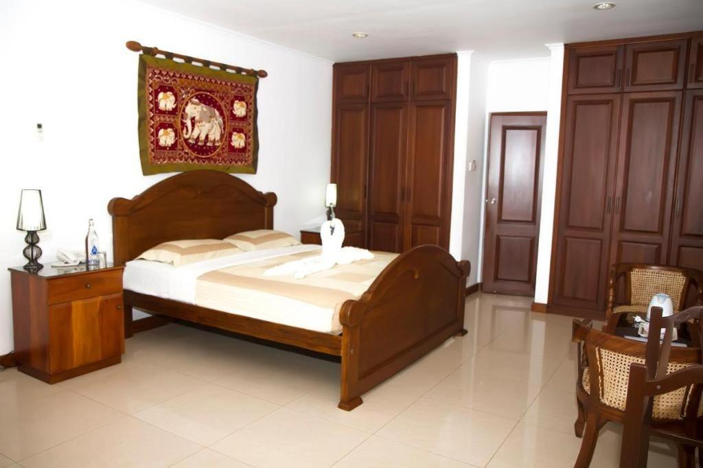 Hotel Villa Viana Marawila Eksteriør bilde