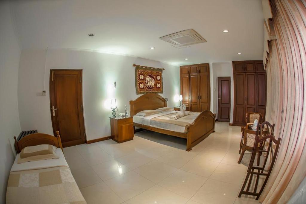 Hotel Villa Viana Marawila Eksteriør bilde