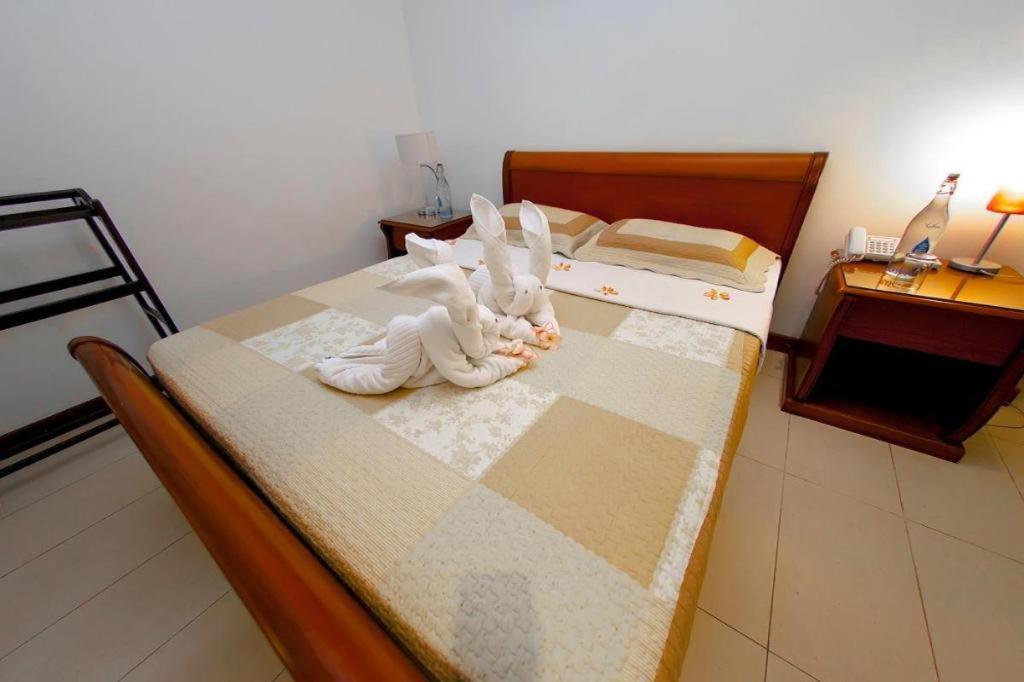 Hotel Villa Viana Marawila Eksteriør bilde