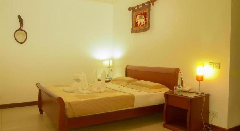 Hotel Villa Viana Marawila Eksteriør bilde