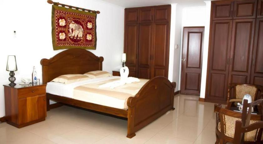 Hotel Villa Viana Marawila Eksteriør bilde